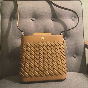 NWT Tory Burch Emerson Bucket Bag Tiramisu. Perfect condition for a classic bag!